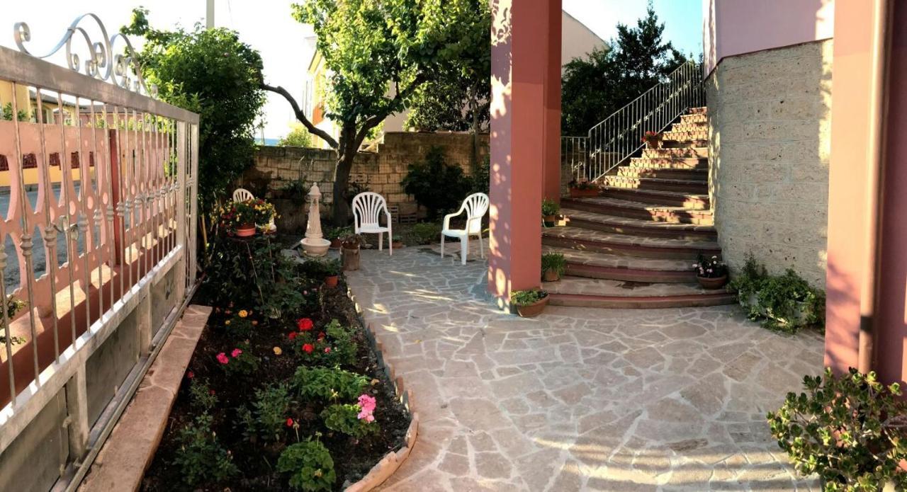 Casa Andreana Bed & Breakfast Uri Exterior photo